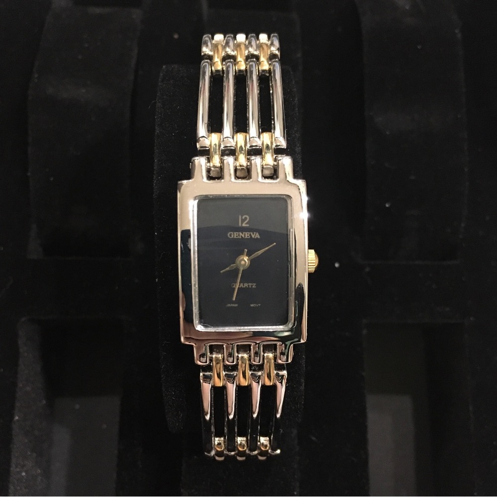 GENEVA Ladies wristwatch gold and silver tones - Picture 2 of 7